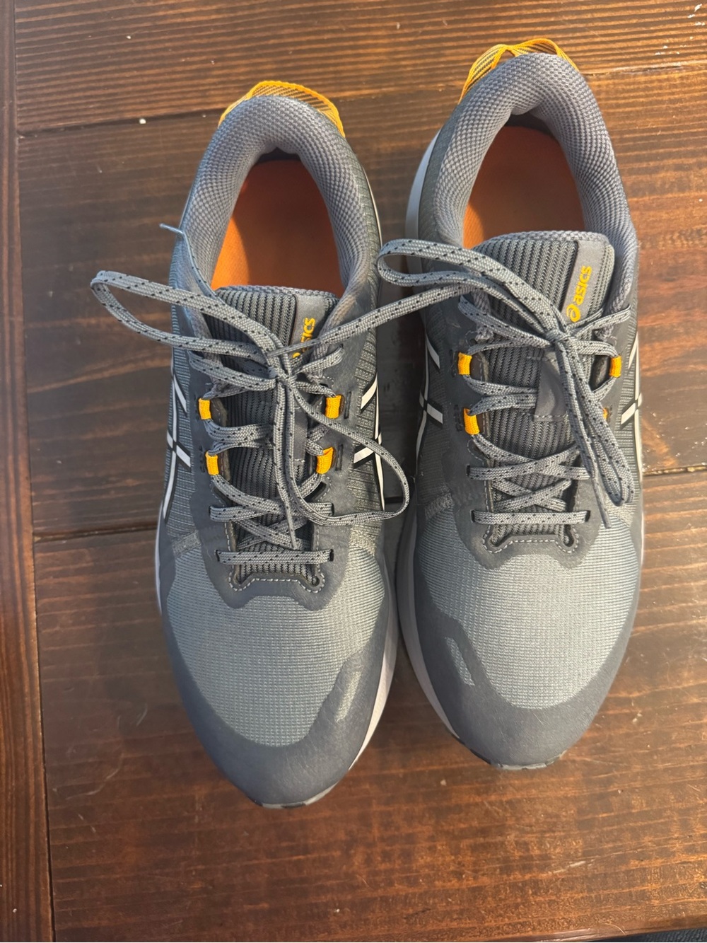 Asics Men's Gray Sneakers with Yellow Accents